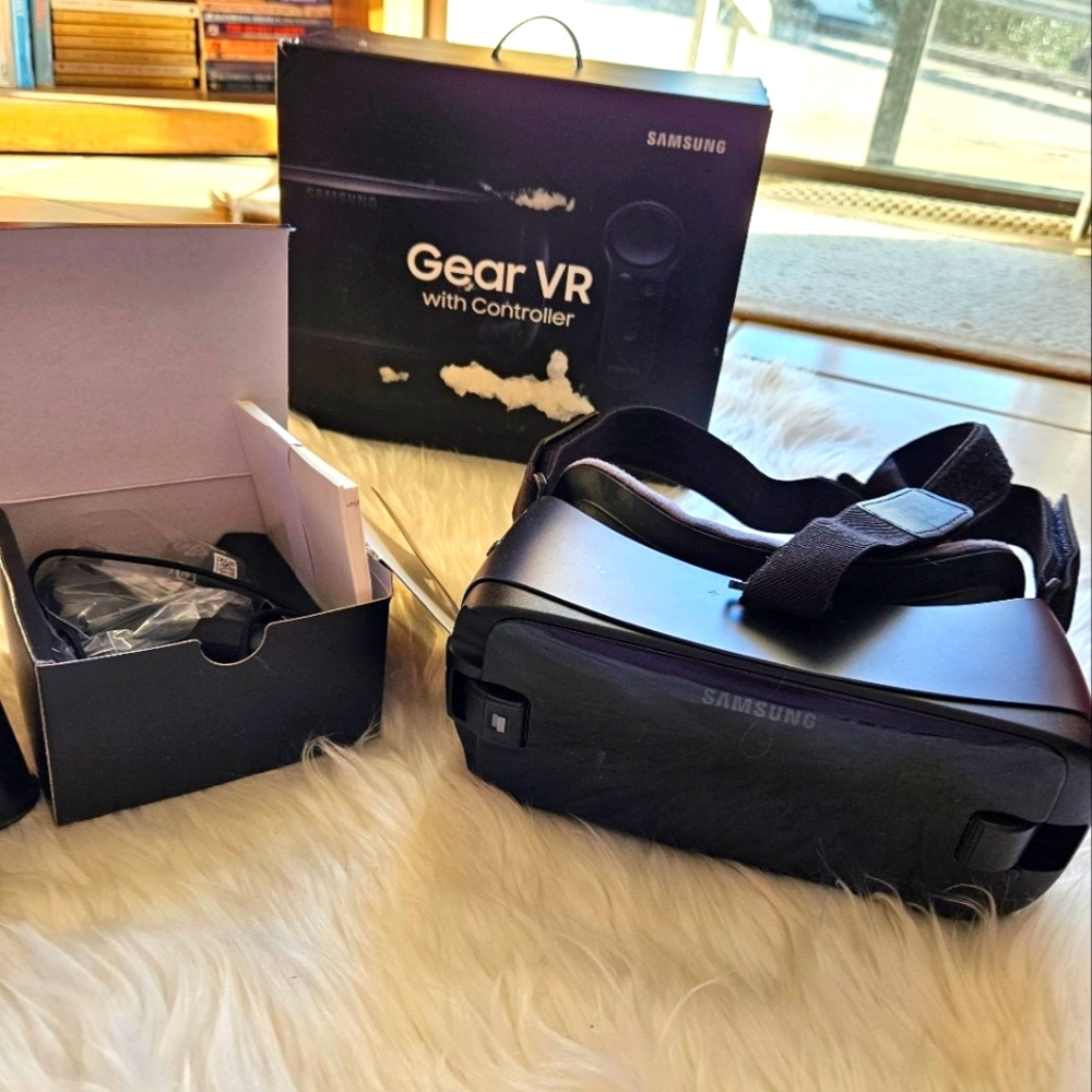 Samsung - Gear VR With Controller - Oculus 2017